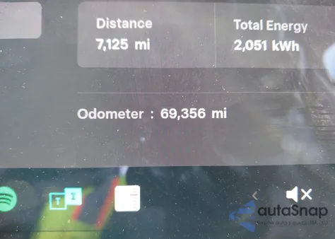 2021 Tesla Model Y Long Range Dual Motor All-Wheel Drive z USA, uszkodzony, nr VIN 5YJYGDEE7MF199436